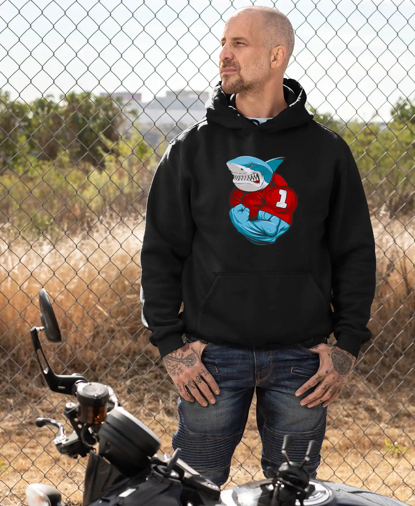 Pullover-hoodie-mockup-featuring-a-tattooed-biker-31845 (3)-kurtarıldı-kurtarıldı